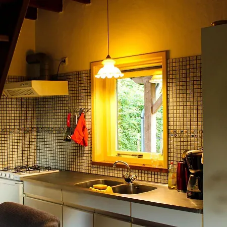 In With A Fenced Garden Schijf